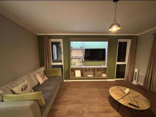Lakeside Fishing Cabins - 9