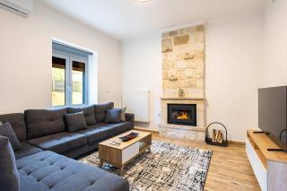 AG Stone Home - Idyllic Beachside Villa in Isthmia - 5