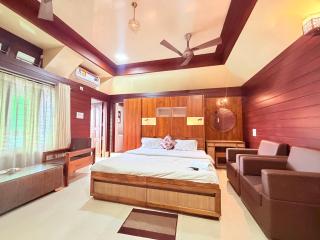 The Lavish Stay with river view - 0