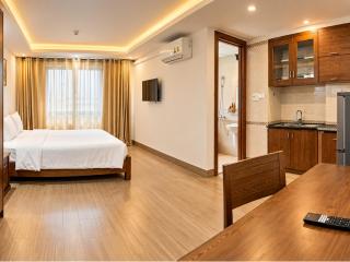 V Hotel & Suites - 7