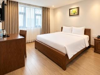 V Hotel & Suites - 6