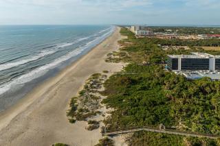 Hilton Cocoa Beach Oceanfront - 8