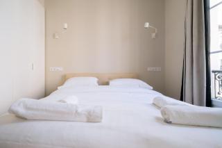 Stunning 1 Bedroom Apartment in Paris - 6