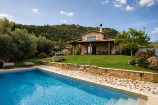 Blue Jasmine Villa - Private Pool and Garden - 7