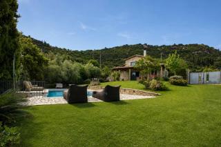 Blue Jasmine Villa - Private Pool and Garden - 3