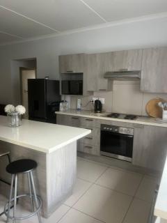 Luxurious Midrand Apartment Privacy, Comfort, and Convenience - 9