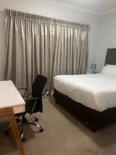 Luxurious Midrand Apartment Privacy, Comfort, and Convenience - 6