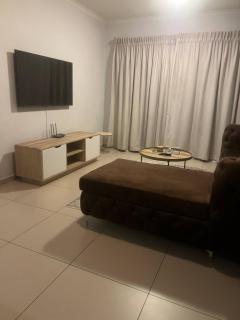 Luxurious Midrand Apartment Privacy, Comfort, and Convenience - 3