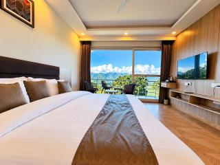 The Hill Heaven A Luxury Property With Balcony & Mountain View Rooms - 0