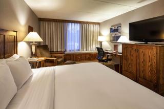 DoubleTree by Hilton Libertyville-Mundelein - 2