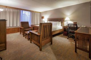 DoubleTree by Hilton Libertyville-Mundelein - 1