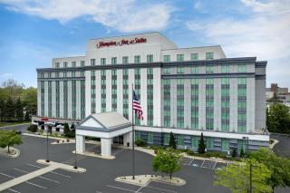 Hampton Inn & Suites Chicago North Shore - 9