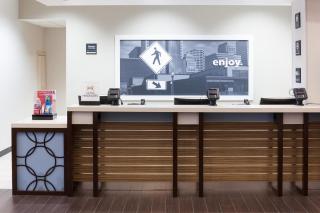 Hampton Inn & Suites Chicago North Shore - 6