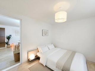 A quiet house where sunlight lingers , A house where you can experience everyday life in Korea , 5 min to airport bus , 8 min to Gangnam Station , Yeoksam Station - 6