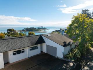 The Deck Nelson Haven with Panoramic Bay Views - 2