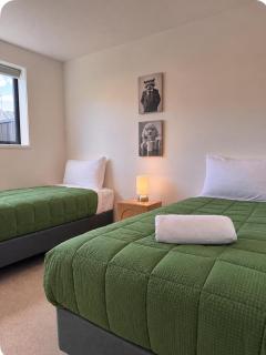 Private 2BR Unit and Parking, 5 min drive to Lake - 2