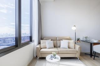Downtown Luxury Loft 5 mins BTS Fast Wi-Fi-Pool - 7
