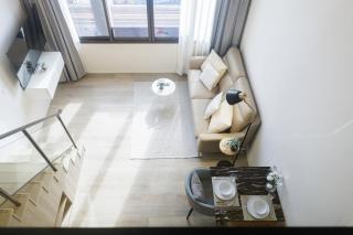 Downtown Luxury Loft 5 mins BTS Fast Wi-Fi-Pool - 9