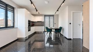 Art Deluxe - Private Parking - 3