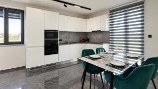 Art Deluxe - Private Parking - 4