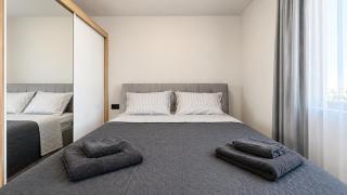 Art Deluxe - Private Parking - 1