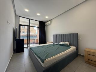 Luxury Apartment with Balcony by Republic Square - 5