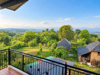 Natural Den Homestay Valley Retreat - 0