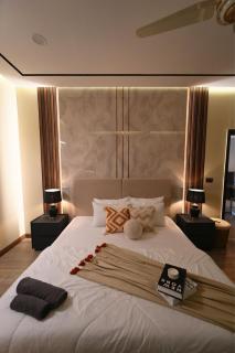Cozy 1BR Apartment with Infinity Pool Zeta Mall DHA Phase 2 Islamabad - 6