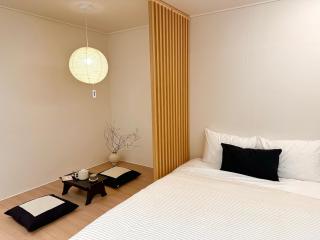Dear Seoul Stay - Modern 2BR, 7 Min Walk to Seoul Station, Sleeps 6 - 4