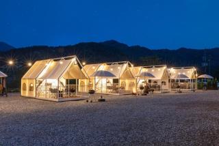 Hanok stay under the golden sky in Yangpyeong - 1