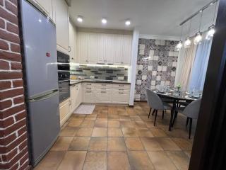 Modern 2BR Old Town - 0