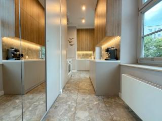 Poniatowskiego Signature Apartment by BookingHost - 2