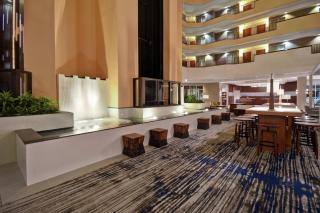 Embassy Suites Charleston - 8