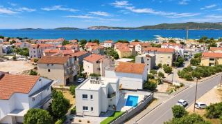 House Heated pool Kreso - 6
