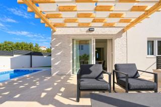 House Heated pool Kreso - 5