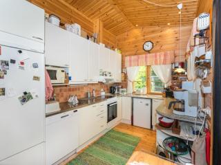 Holiday Home Metsä-iivari by Interhome - 2