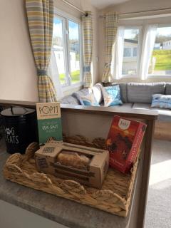 Cornish Coastal Retreat - Dog Friendly Caravan - Hedley Wood Holiday Park - 6