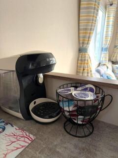 Cornish Coastal Retreat - Dog Friendly Caravan - Hedley Wood Holiday Park - 9