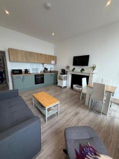 Seaside 2BR Stay in Herne Bay - 8