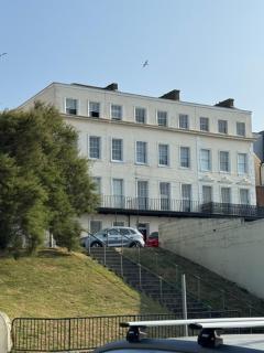 Seaside 2BR Stay in Herne Bay - 3