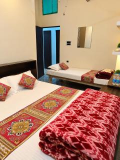Shri shri stay100 mtr from Ram mandir - 0