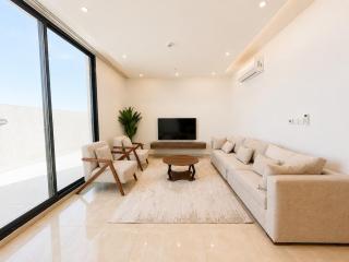 Elegant Apartment in North Riyadh Near Roshan Front - 0