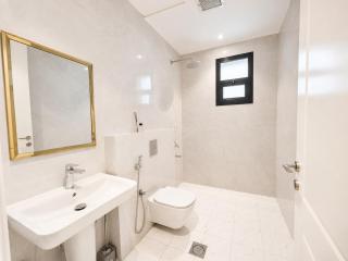 Elegant Apartment in North Riyadh Near Roshan Front - 5