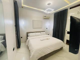 The Goldstone Apartment - 3