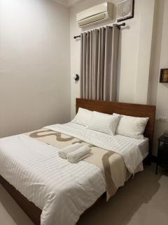 Cozy 3 Bedroom 3 Bathroom with Bathtub - 8