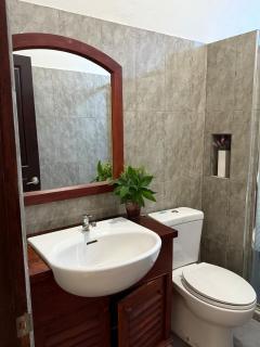 Cozy 3 Bedroom 3 Bathroom with Bathtub - 1