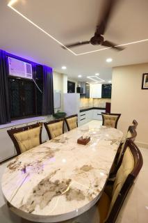 The Sams Home - 8