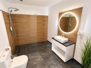 Neva Apartments & Rooms - Făgăraş - 1
