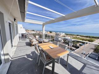 Ático con vistas al Mar Piscina y Parking Privado - 9
