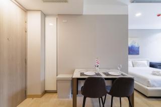 Modern Luxury Condo Center of BKK! 3 min walk MRT! - 1